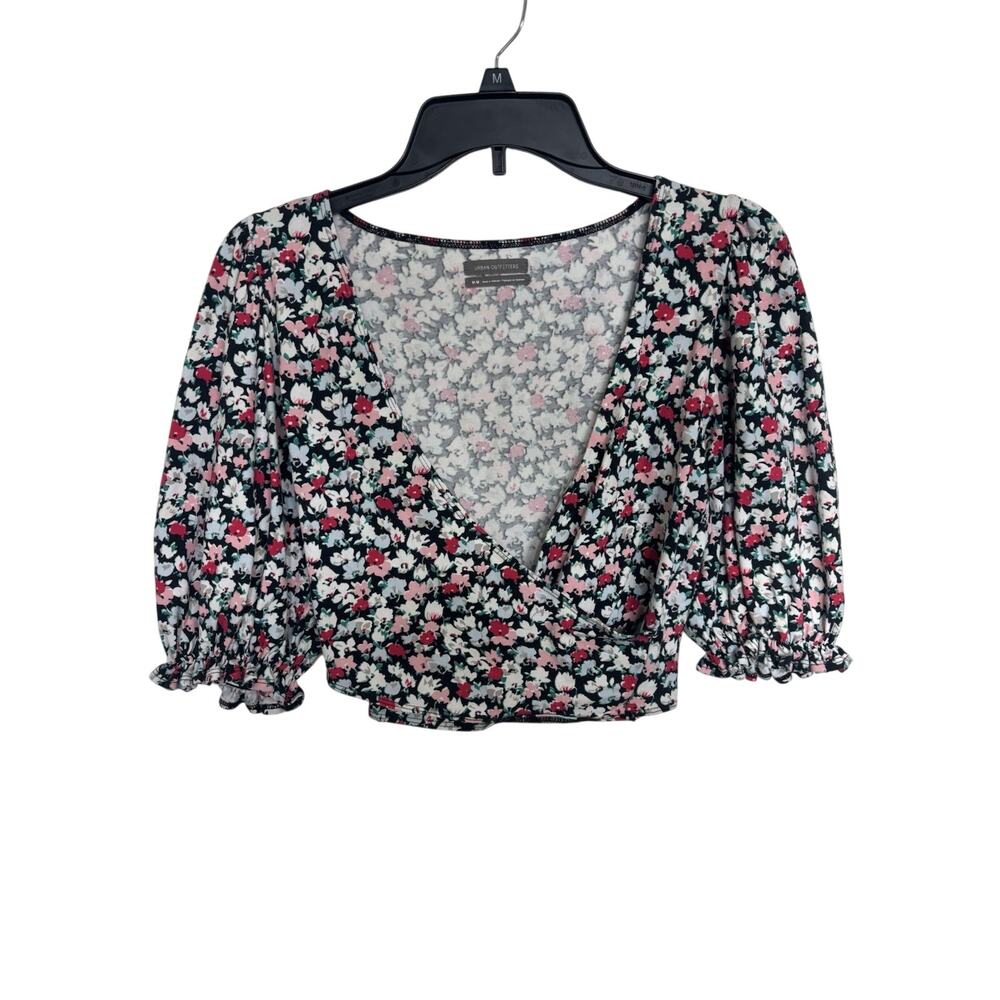 U/O Deep V-Neck Floral Faux Wrap Crop TopPuff Short Sleeves M Balletcore Cottage